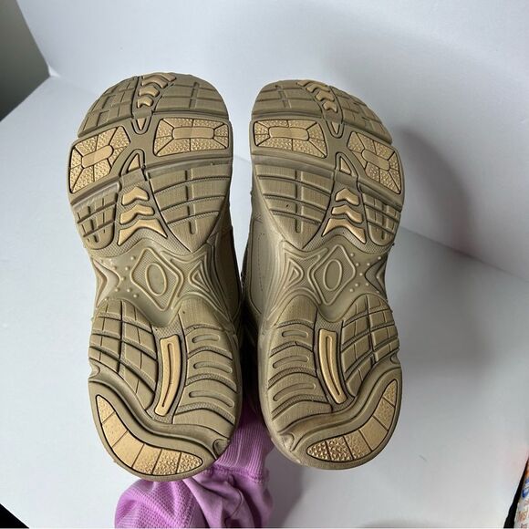 Vionic Tan Chunky Athletic walker dad Shoes 8.5 - Picture 7 of 9